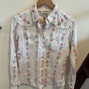 Woman wrangler size S snap down western longsleeve